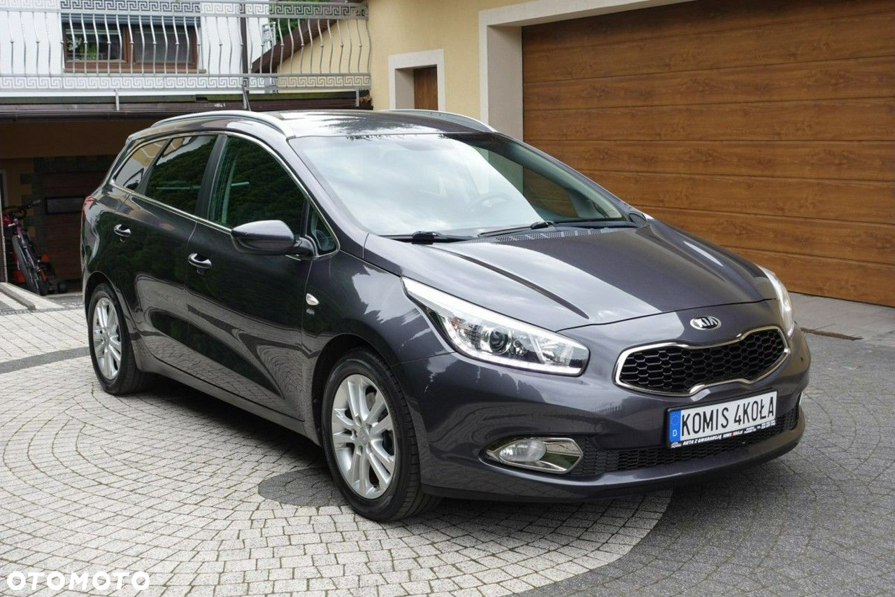 Kia Ceed - 11