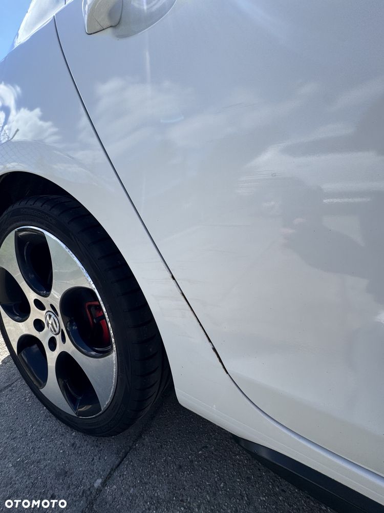 Volkswagen Golf - 6