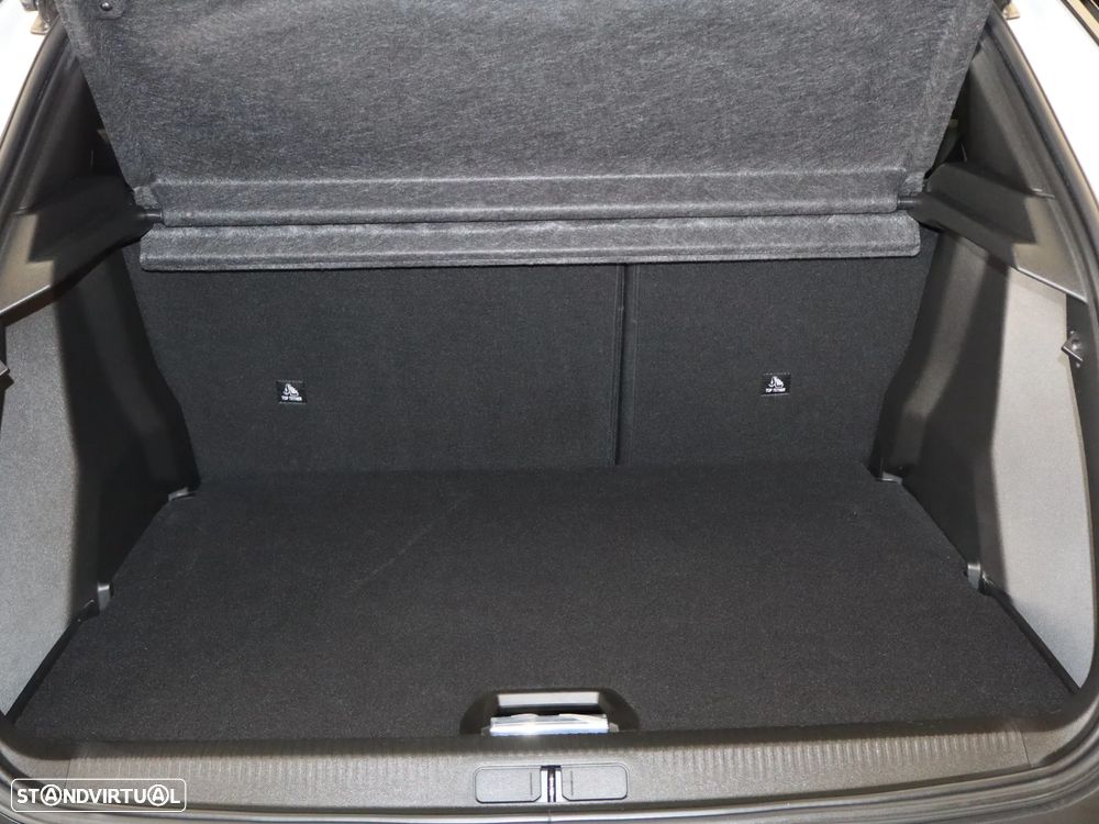 Peugeot 2008 1.2 PureTech GT - 12