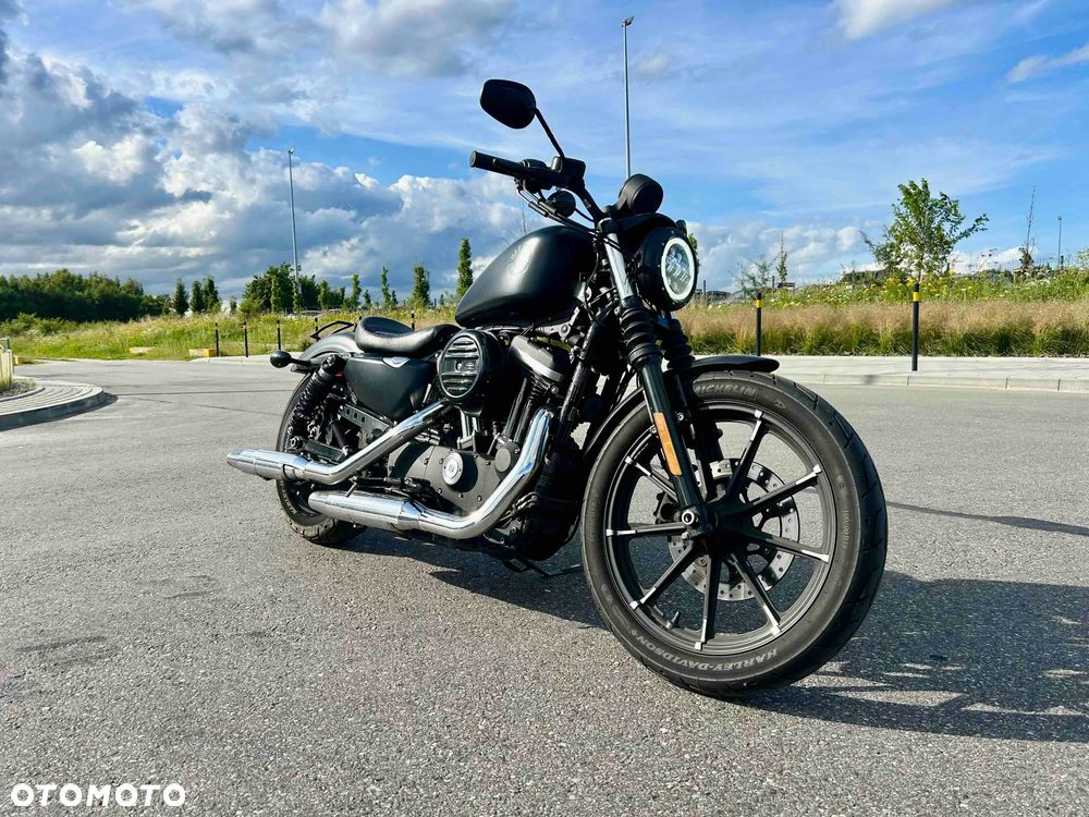 Harley-Davidson Sportster Iron 883 - 1