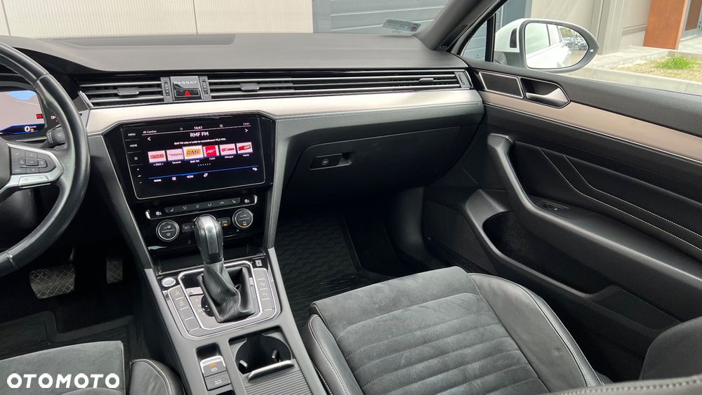 Volkswagen Passat 2.0 TSI Elegance DSG - 12