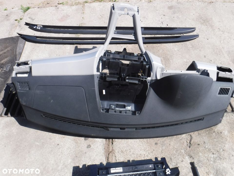 Bmw X3 E83 Lift deska konsola pulpit pod navi - 2