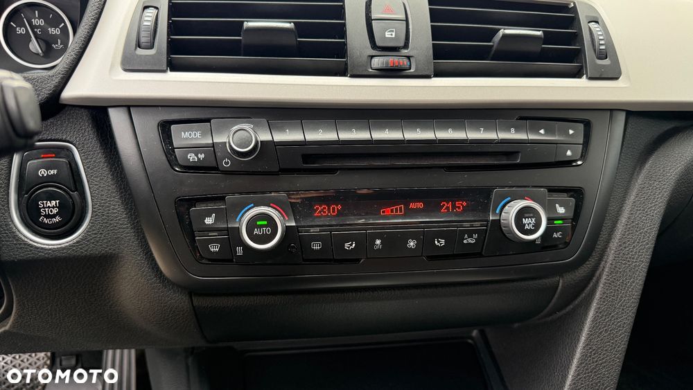 BMW Seria 3 318d Sport Line - 29