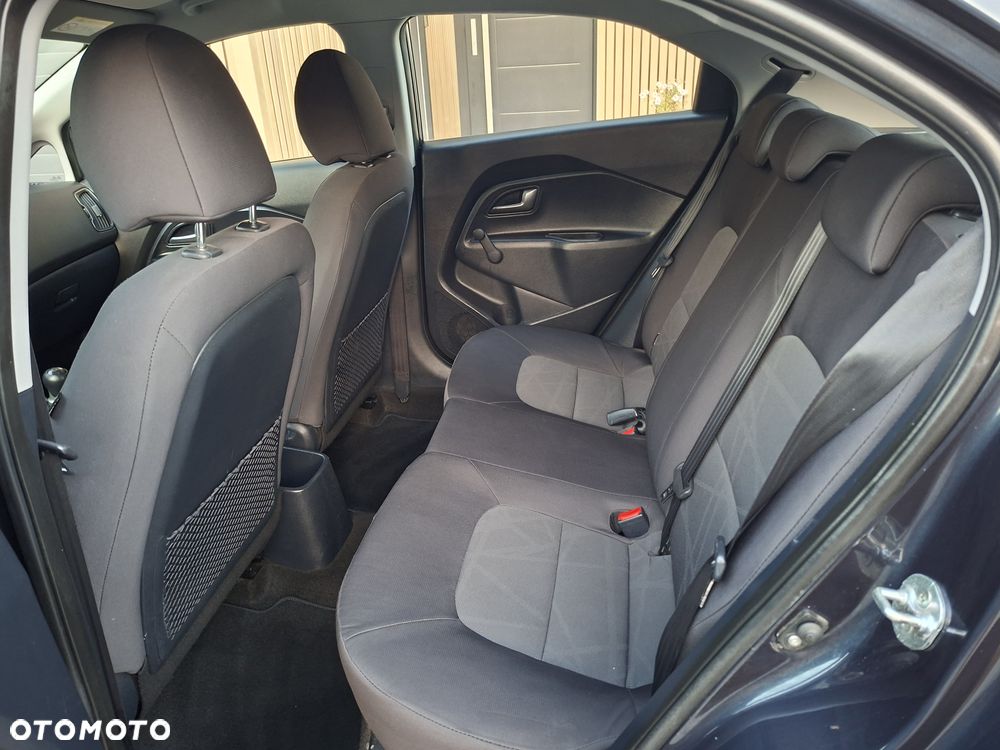 Kia Rio - 9