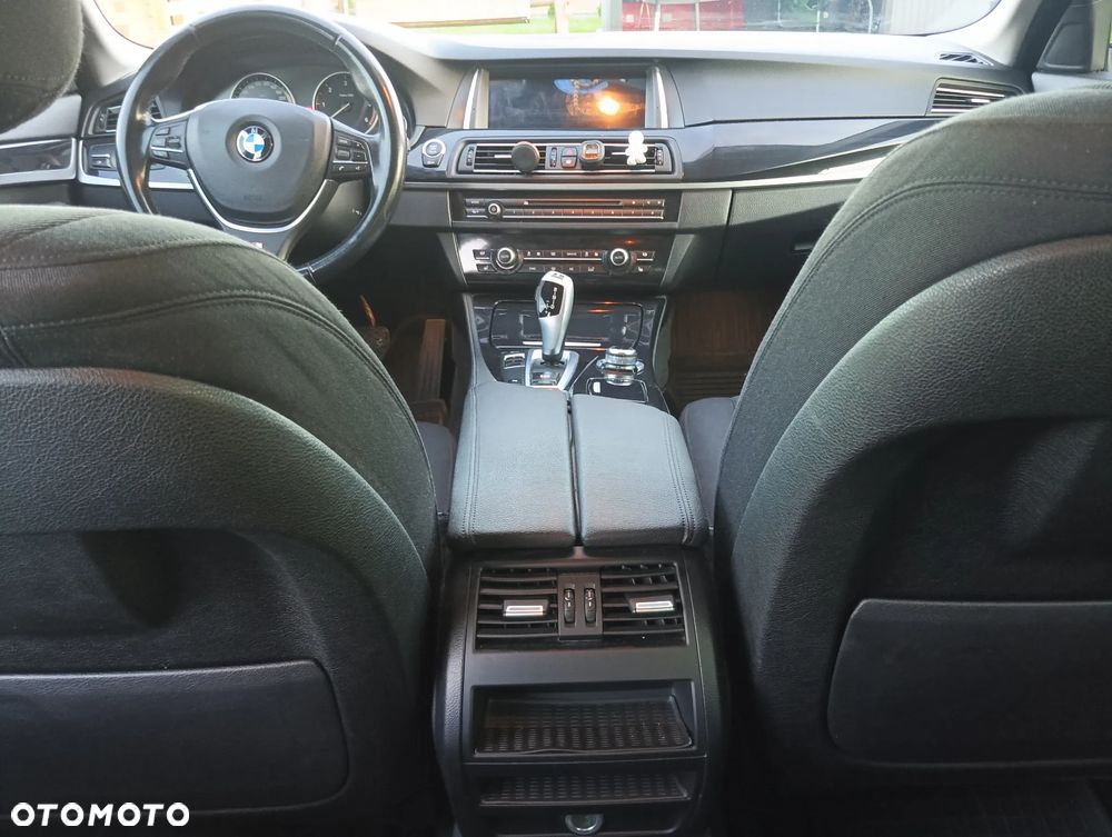 BMW Seria 5 518d Luxury Line - 16
