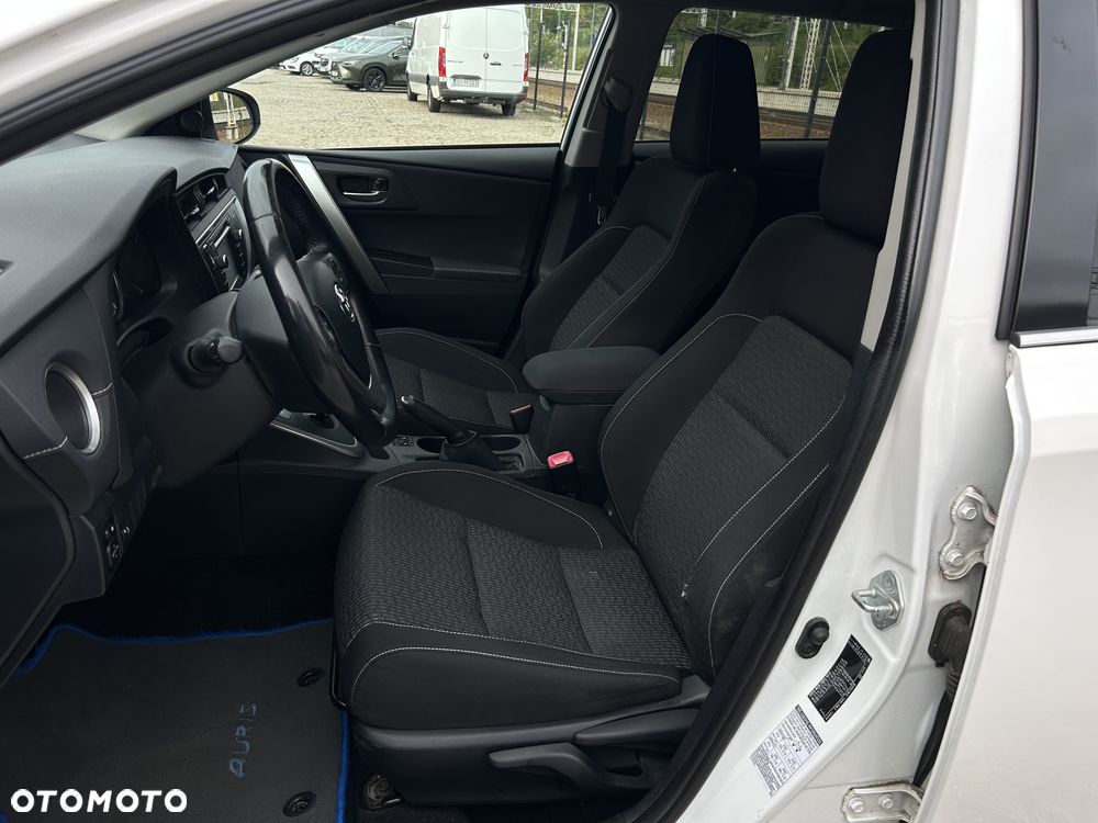 Toyota Auris - 14