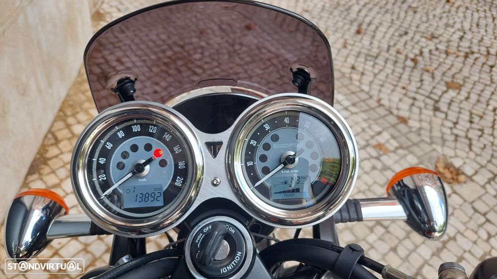 Triumph Bonneville T120 - 7