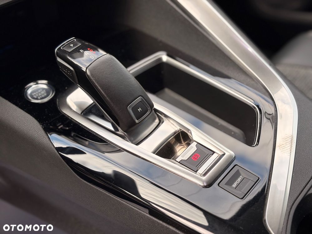 Peugeot 3008 PureTech 130 Stop & Start GPF EAT8 Allure - 16