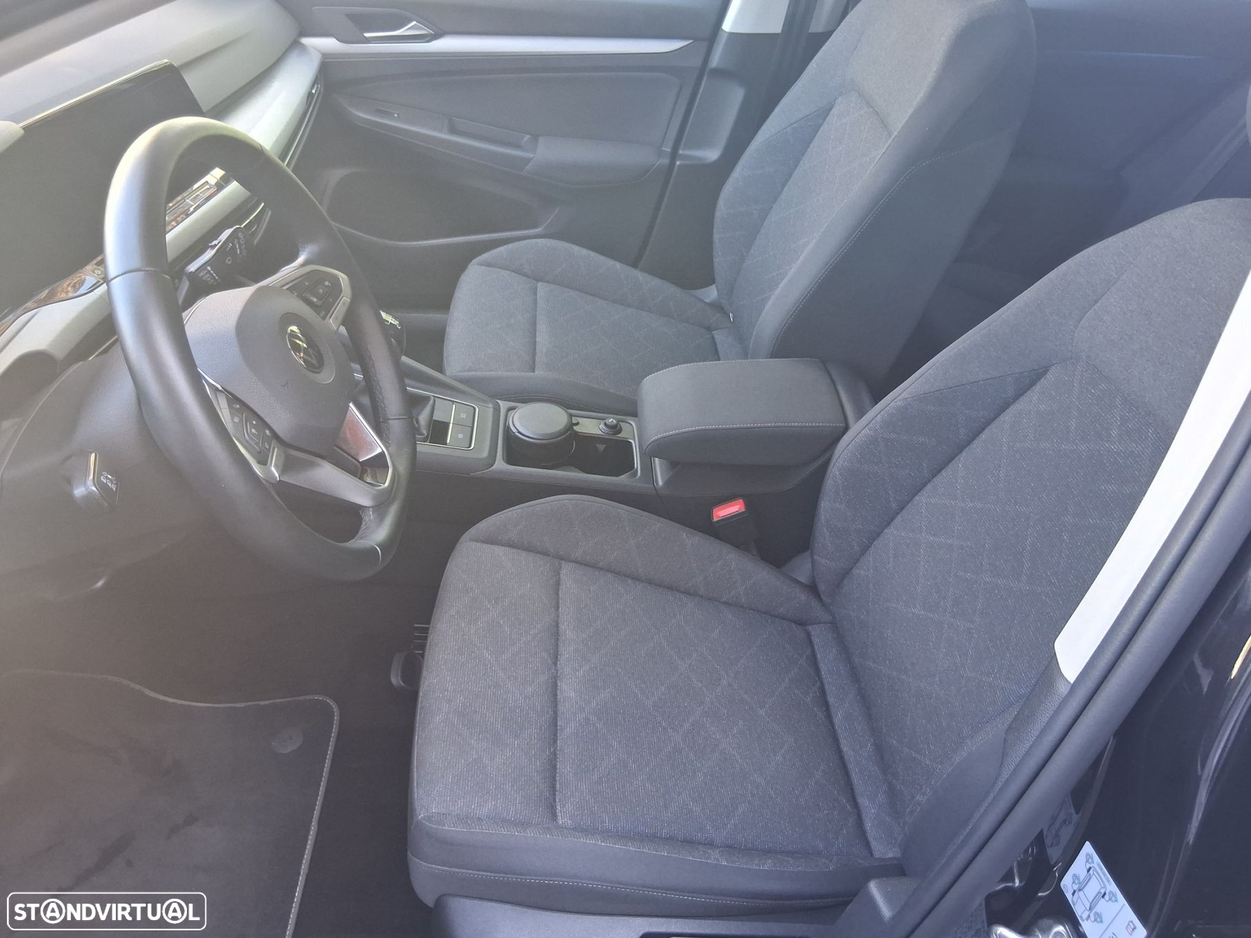 VW Golf 1.0 TSI Life - 31