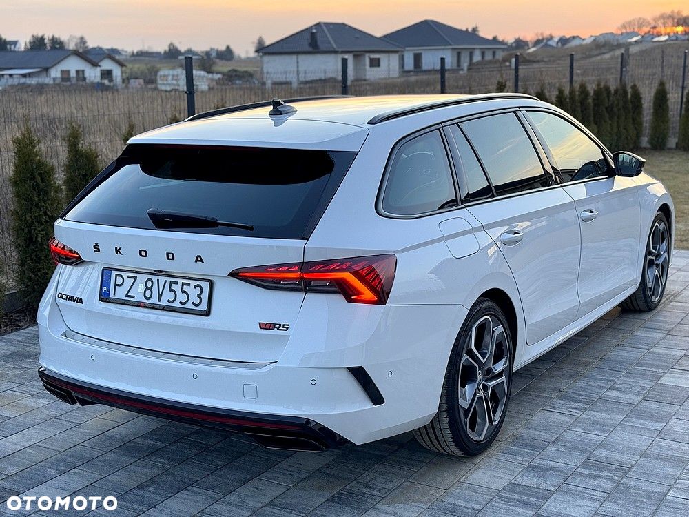 Skoda Octavia 2.0 TDI DSG RS Plus - 11