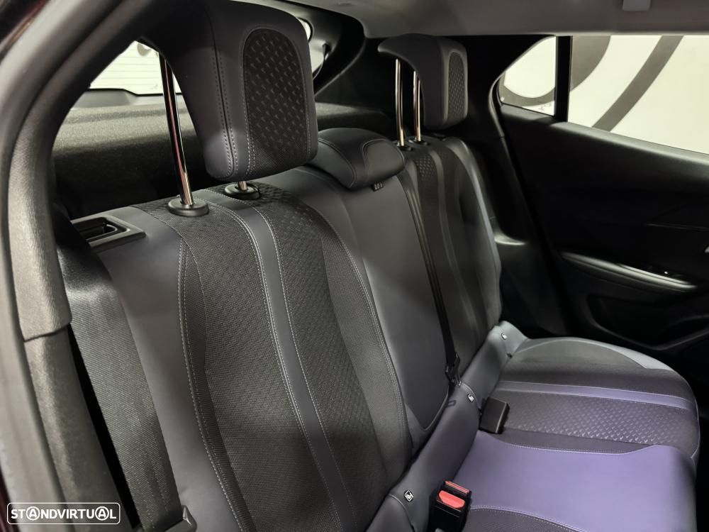 Peugeot 2008 1.2 PureTech Allure - 36