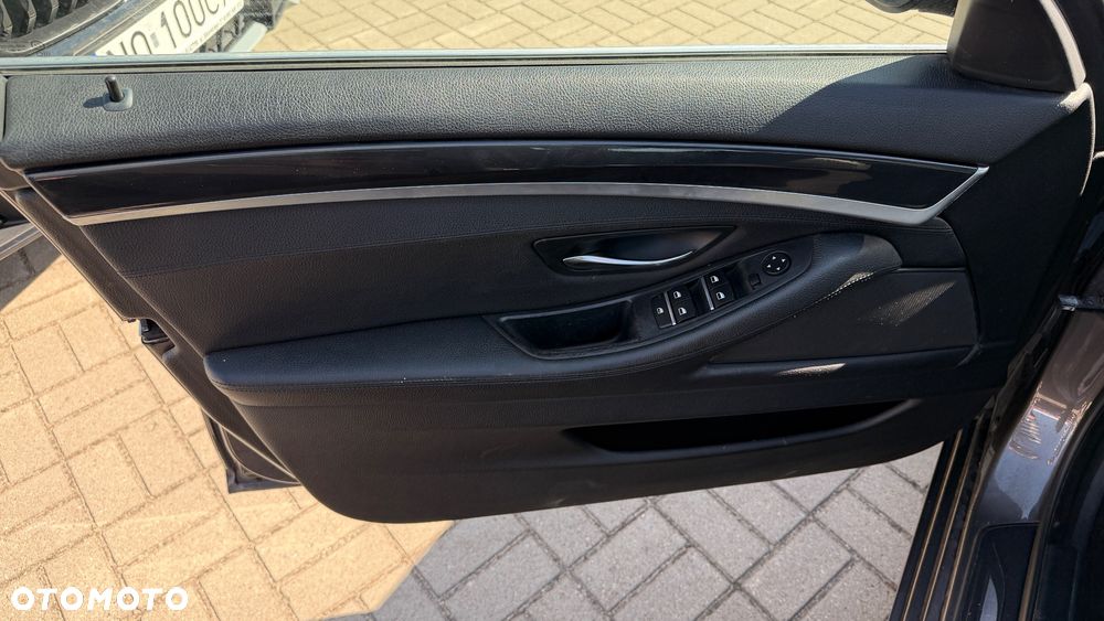 BMW Seria 5 520d Luxury Line - 21