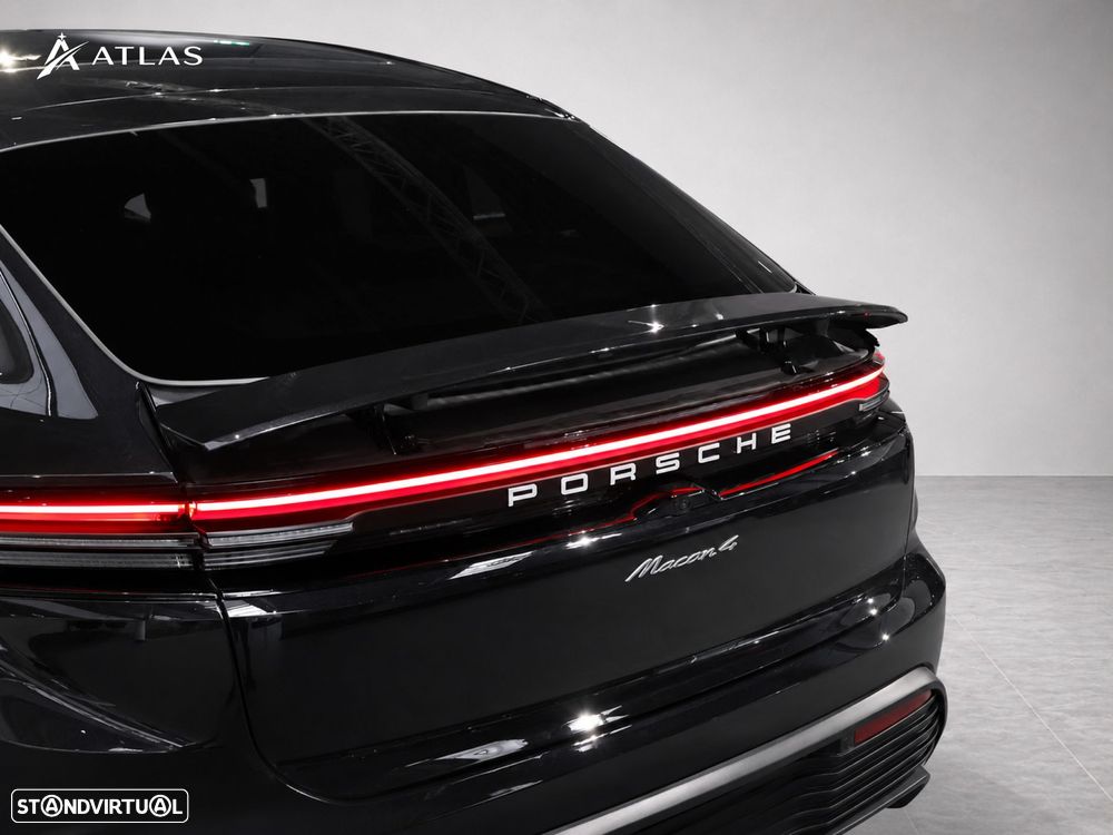 Porsche Macan Electric 4 - 11
