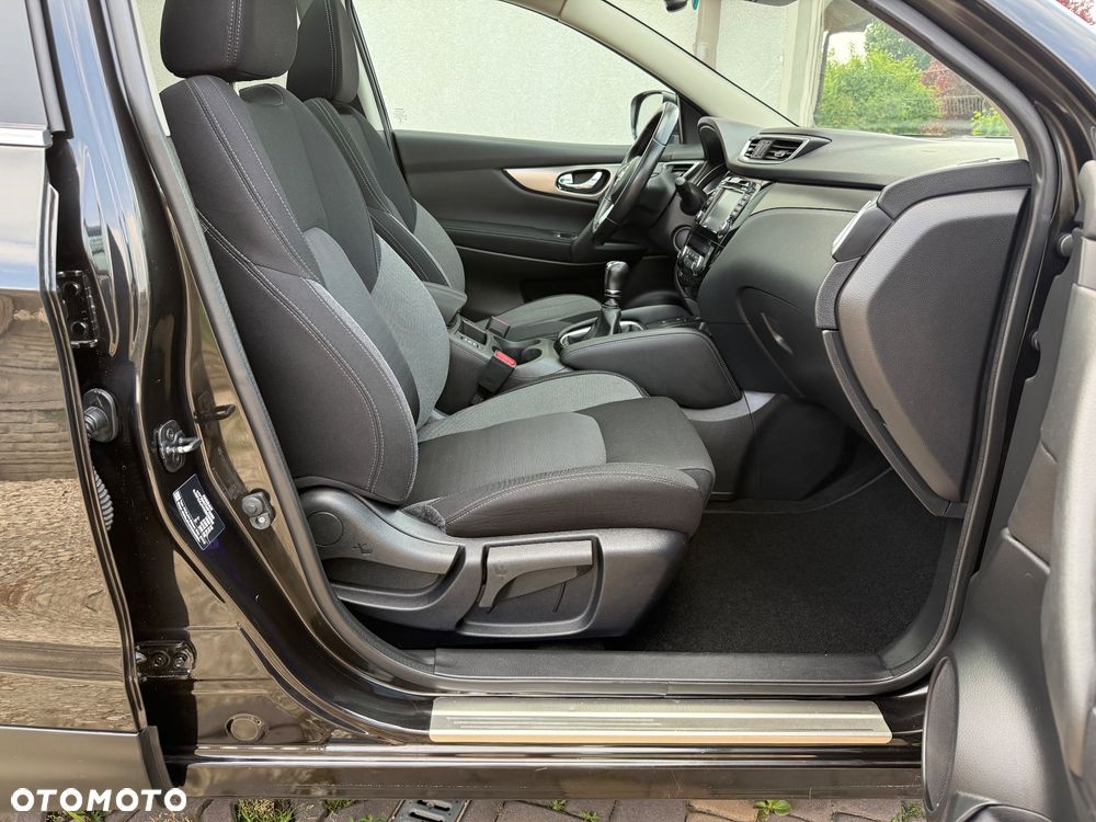 Nissan Qashqai 1.6 DIG-T N-Connecta - 19