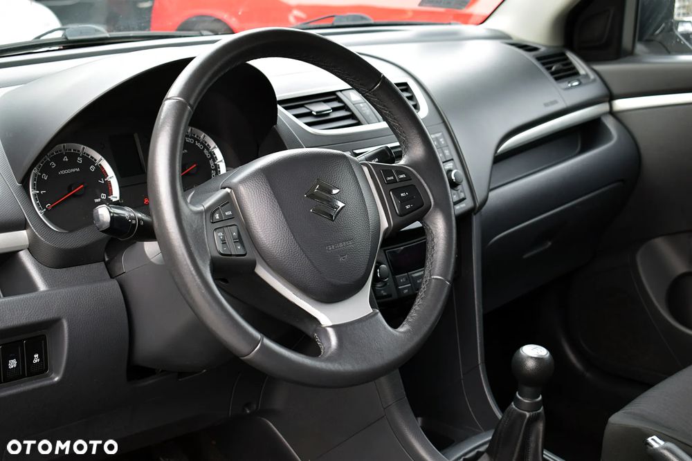 Suzuki Swift 1.2 X-ITE - 4