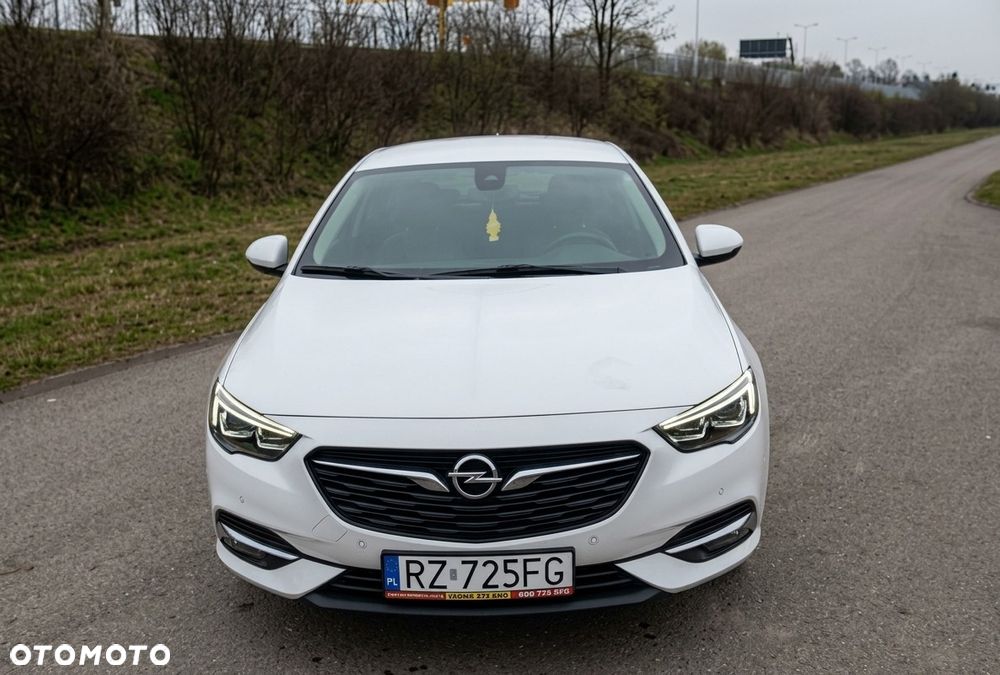 Opel Insignia - 1