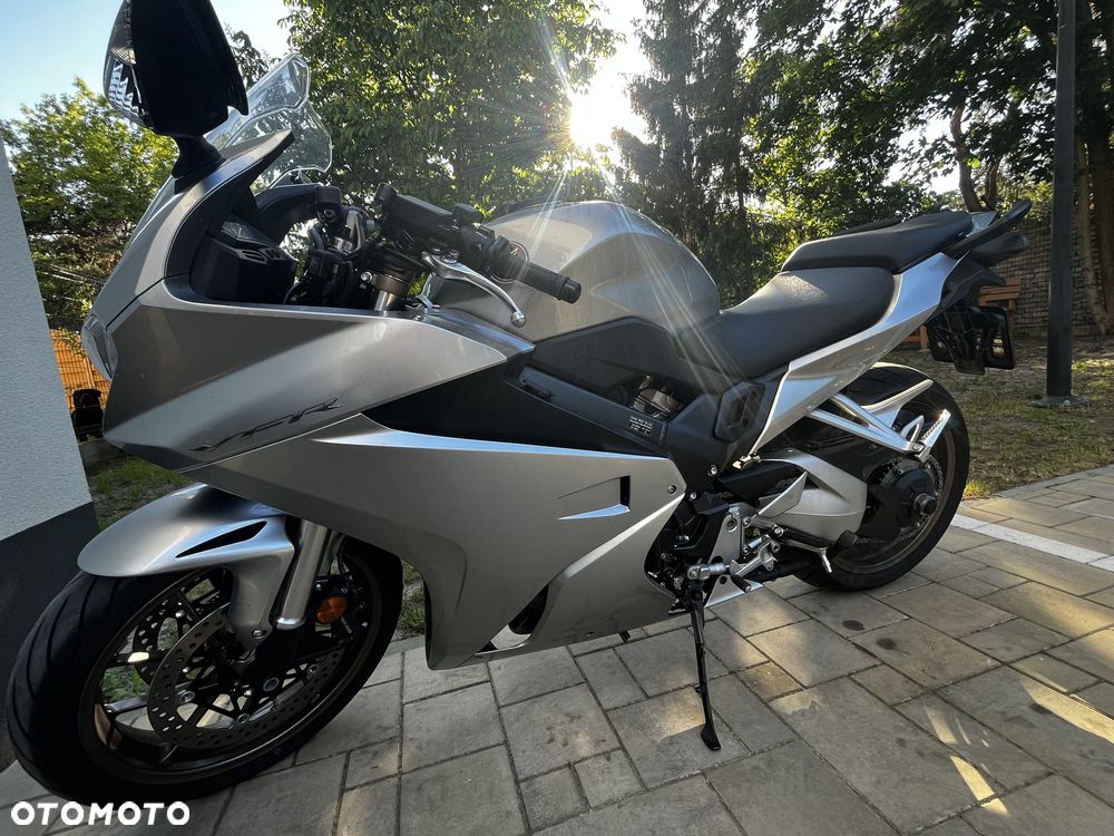 Honda VFR - 5