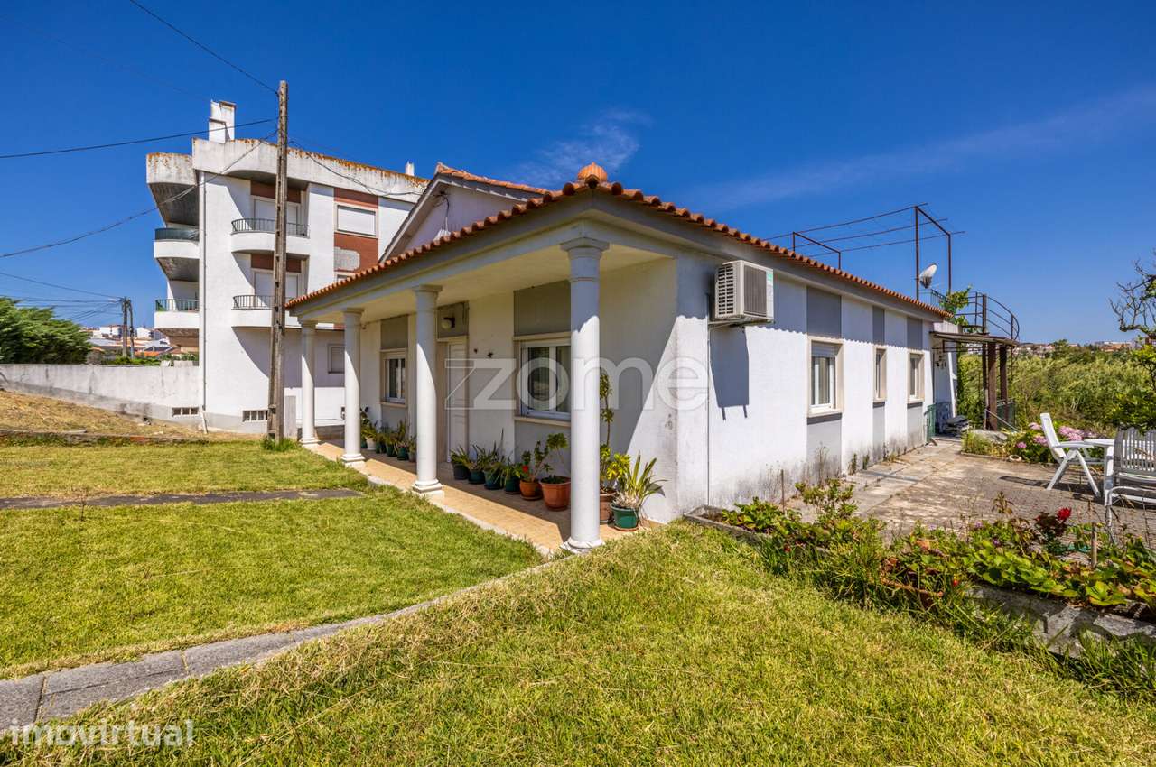Moradia Térrea || Individual || Lote com 700 m2 || Leiria
