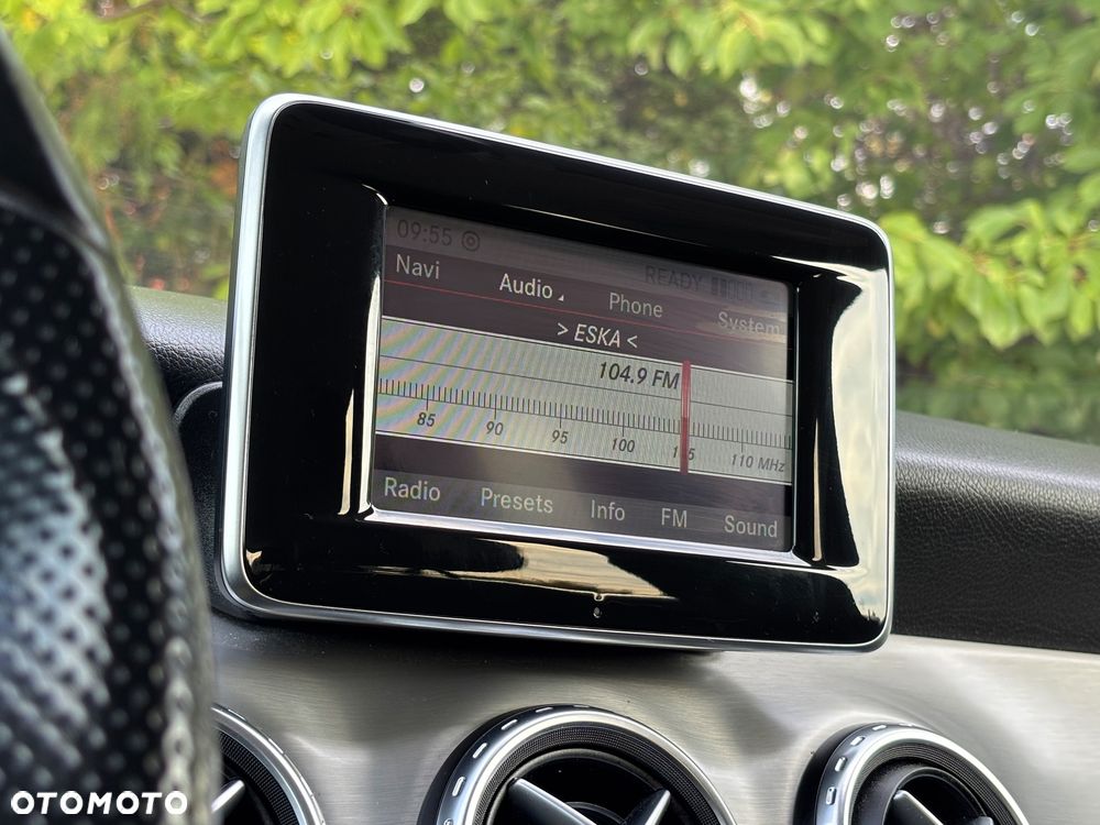 Mercedes-Benz GLA 250 7G-DCT - 28