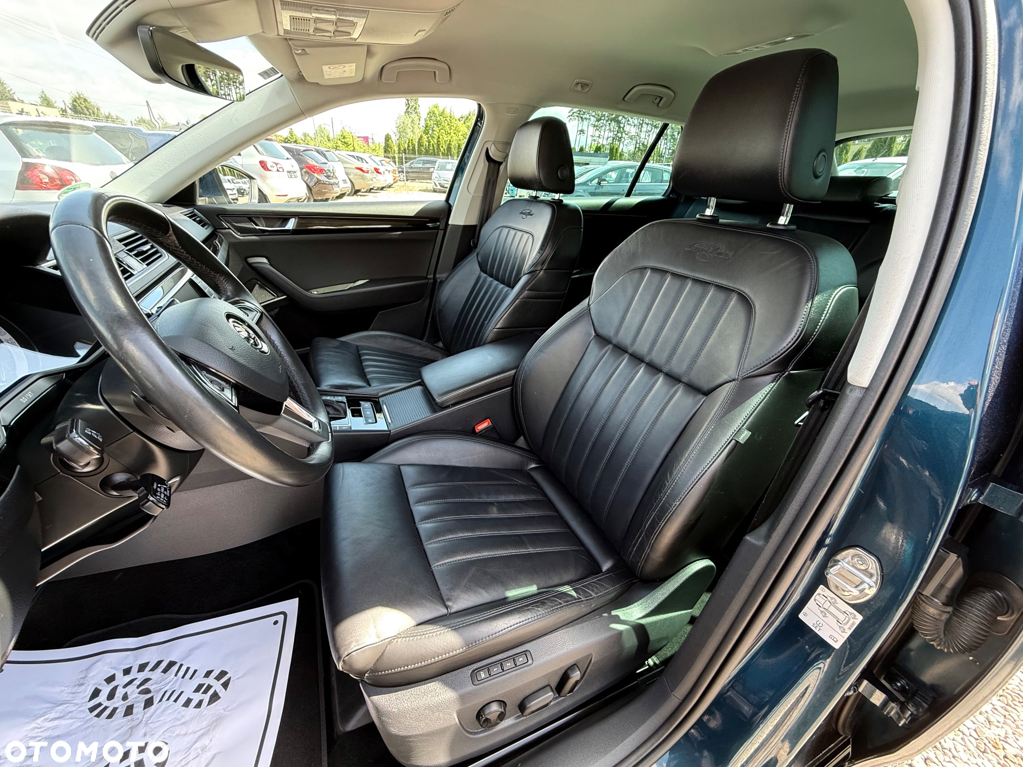Skoda Superb 2.0 TDI DSG L&K - 24