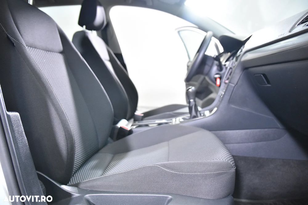 Volkswagen Golf - 12