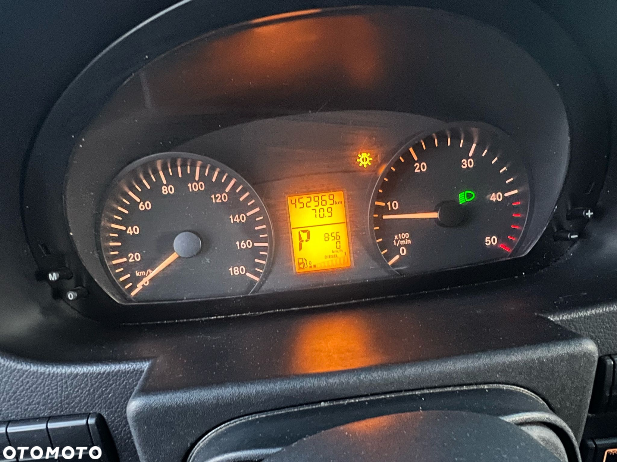 Mercedes-Benz Sprinter - 14