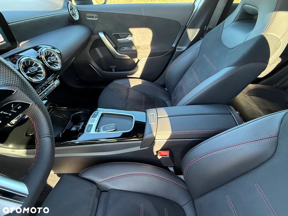 Mercedes-Benz Klasa A 200 7G-DCT AMG Line - 30