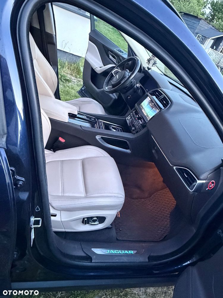 Jaguar F-Pace 2.0 i4P AWD Prestige - 16