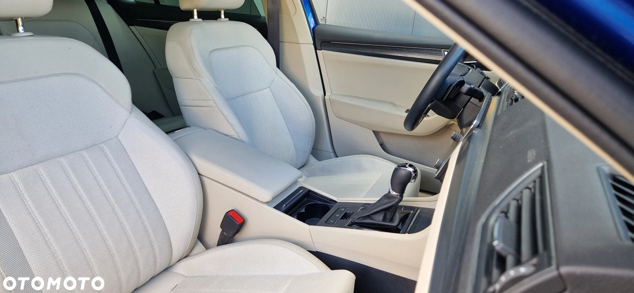 Skoda Superb Combi 2.0 TDI DSG Style - 9