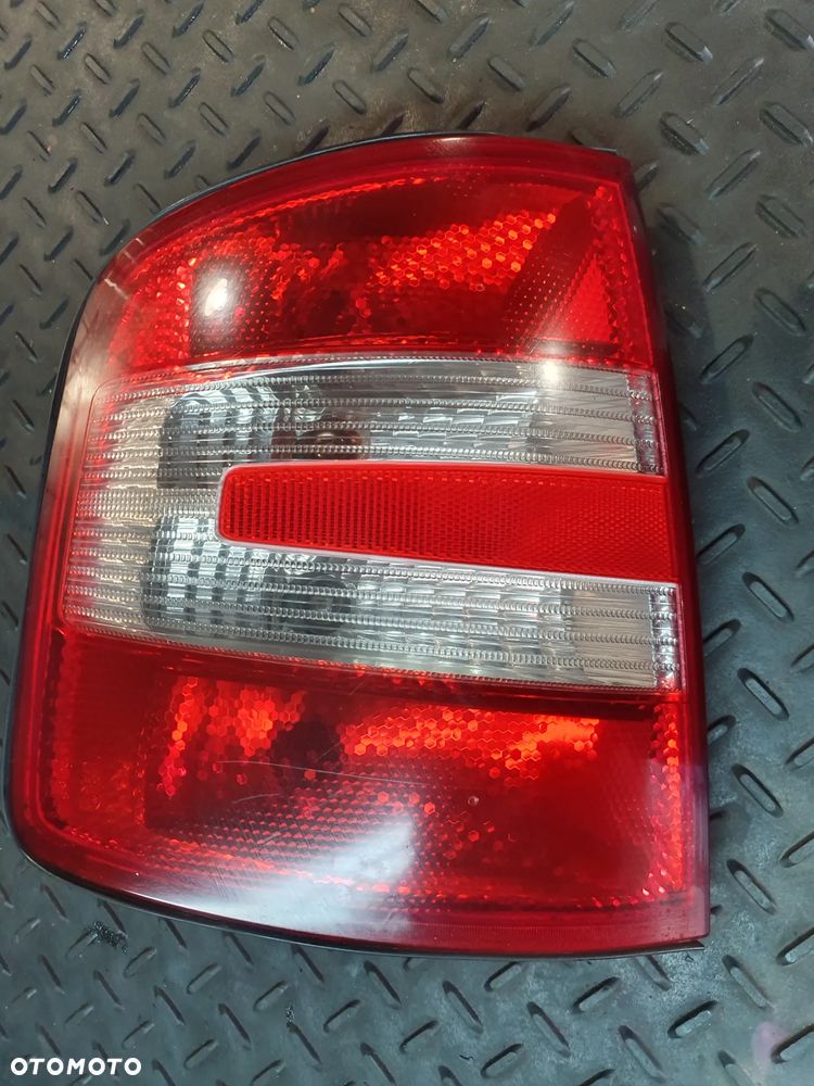 SKODA FABIA I 6Y 04-07 LAMPA TYŁ LEWA WKŁAD 4D SEDAN KOMBI LIFT  + WTYCZKA INSTALACJA - 1