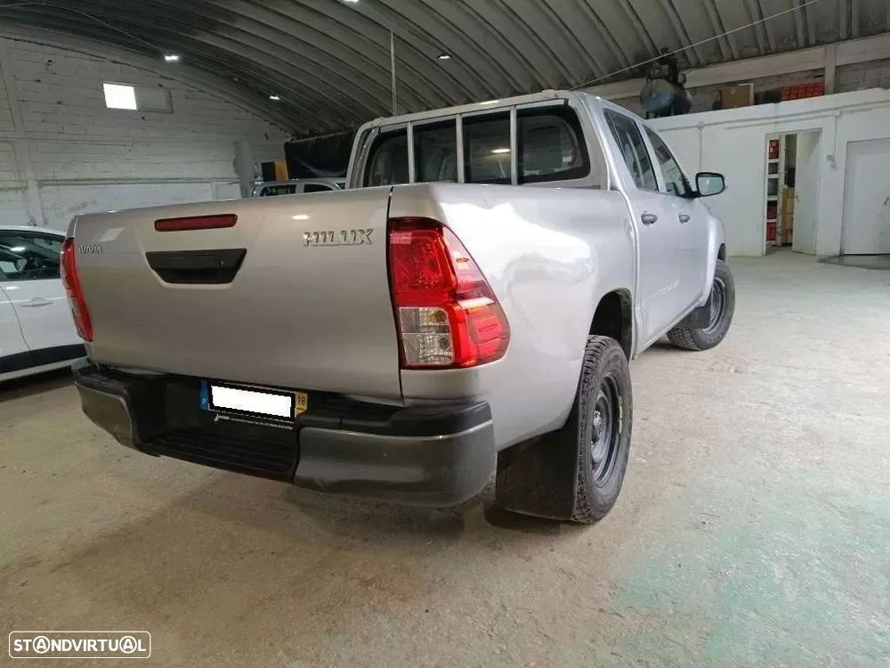 Toyota Hilux 2.4 D-4D 4WD Tracker - 10