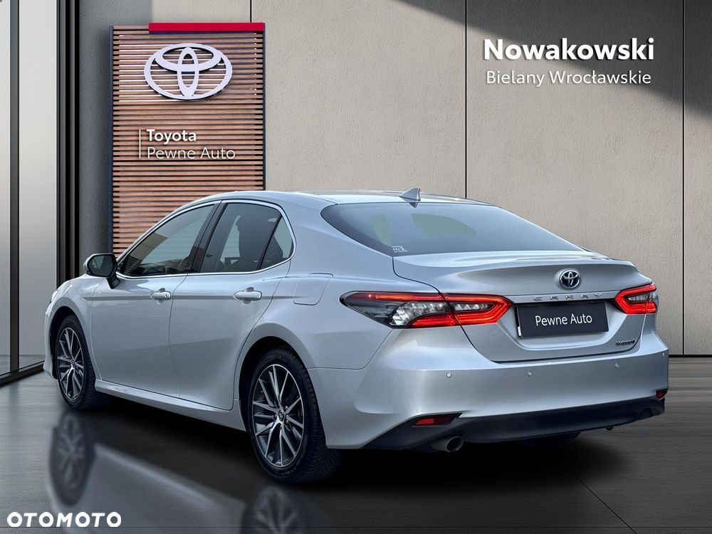 Toyota Camry 2.5 Hybrid Executive CVT - 3