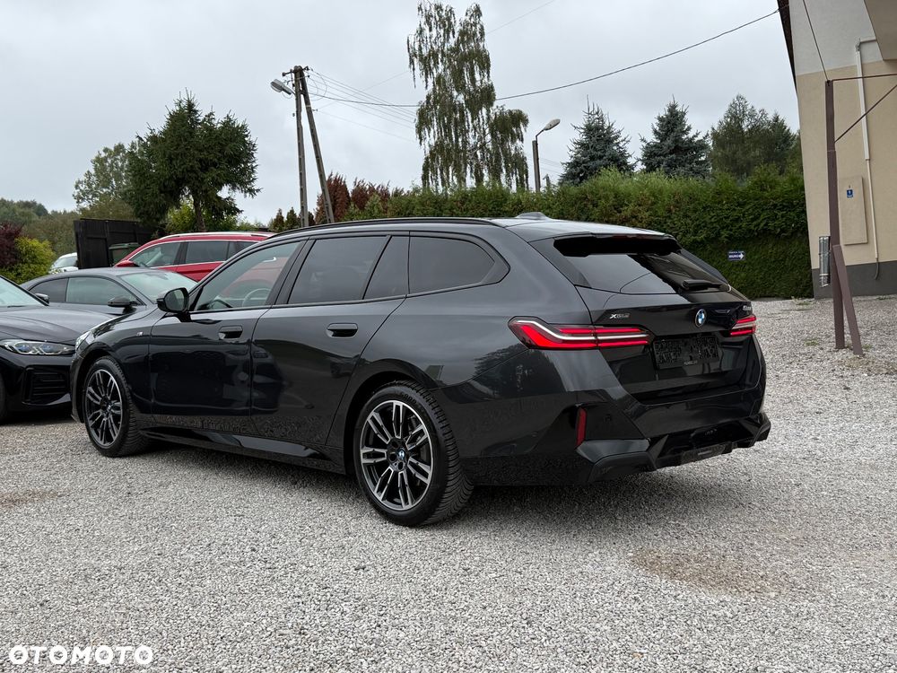 BMW Seria 5 520d xDrive Touring - 36