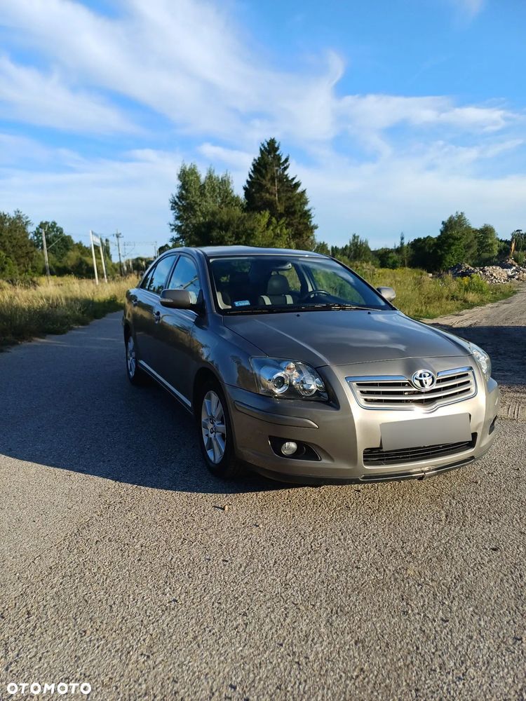 Toyota Avensis 2.0 D-4D Sol - 18