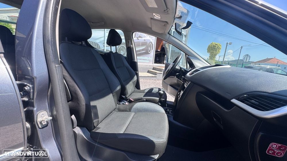 Peugeot 207 1.6 HDi Premium - 22