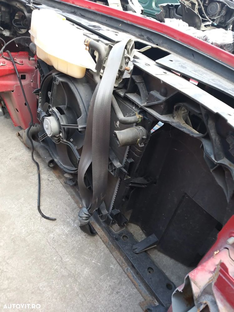 Vand Fata Completa pentru Renault Clio 3 din 2012 - 9