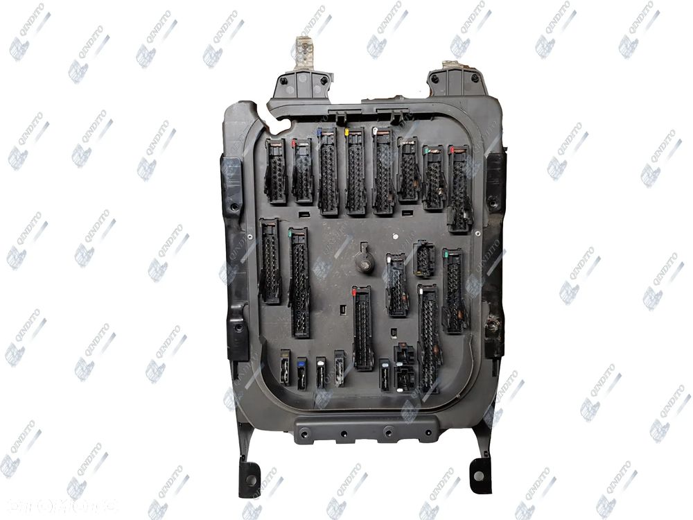 SKRZYNKA BEZPIECZNIKÓW RENAULT PREMIUM 5010466930 - 6
