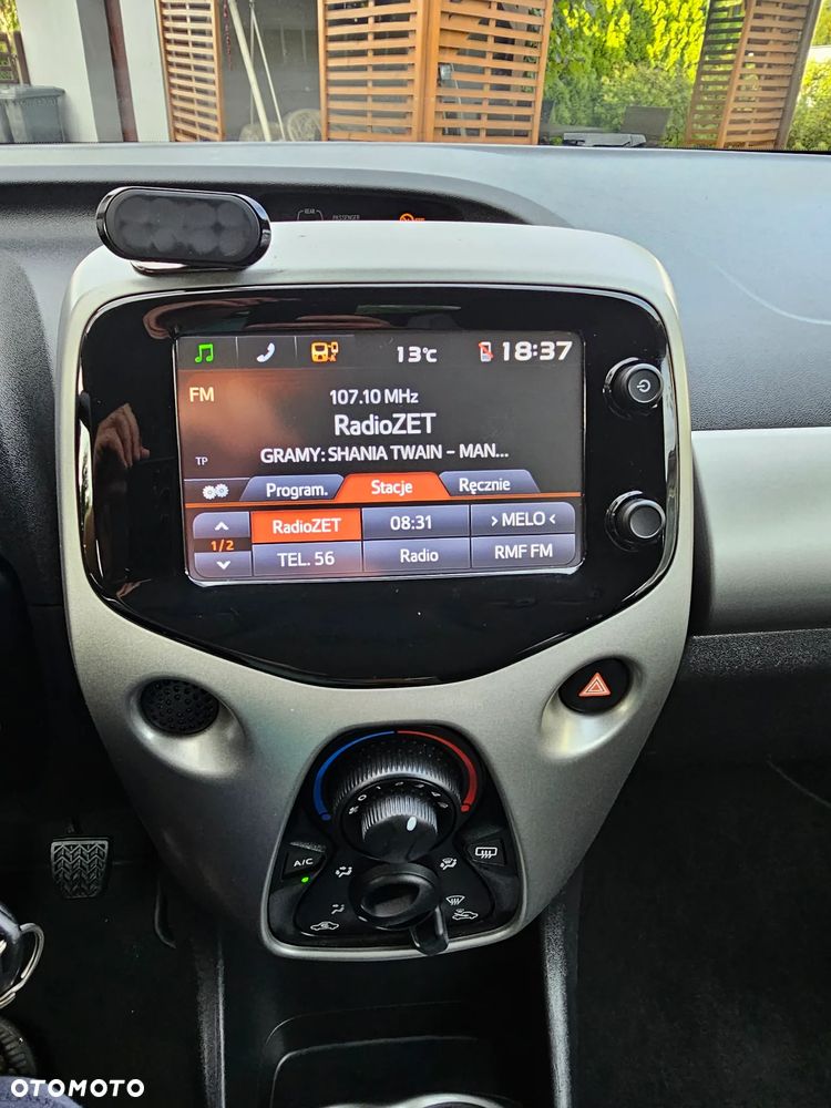 Toyota Aygo x mit x-business Paket - 25