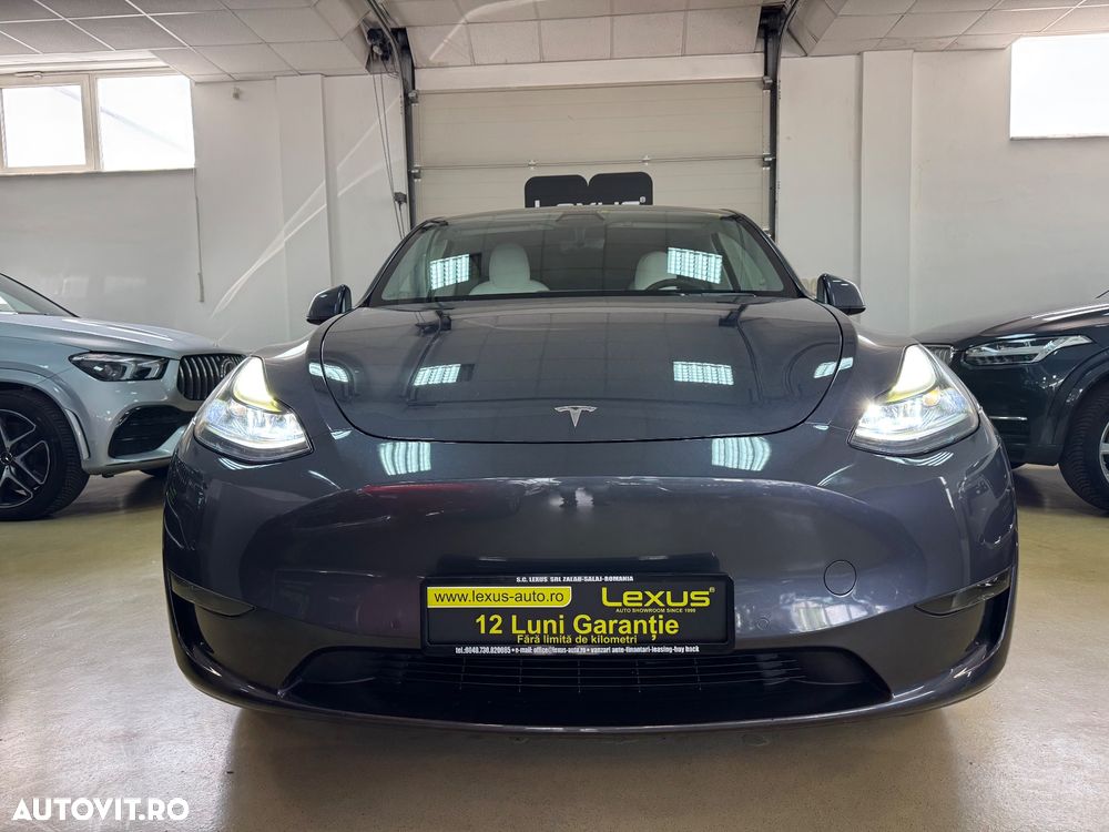 Tesla Model Y - 3