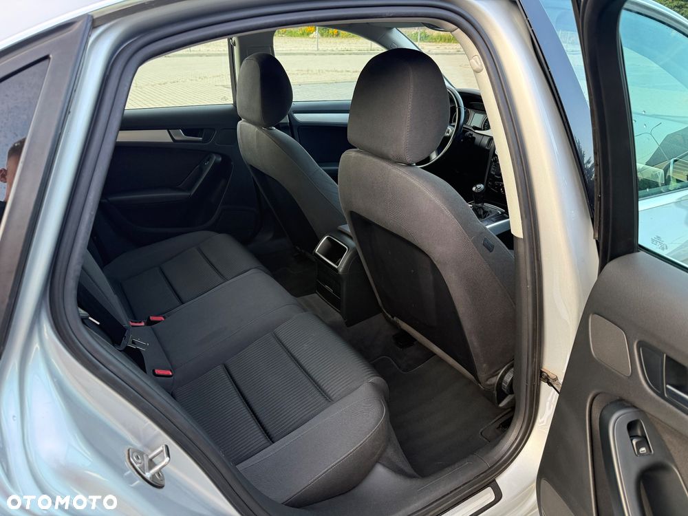 Audi A4 Limousine - 16