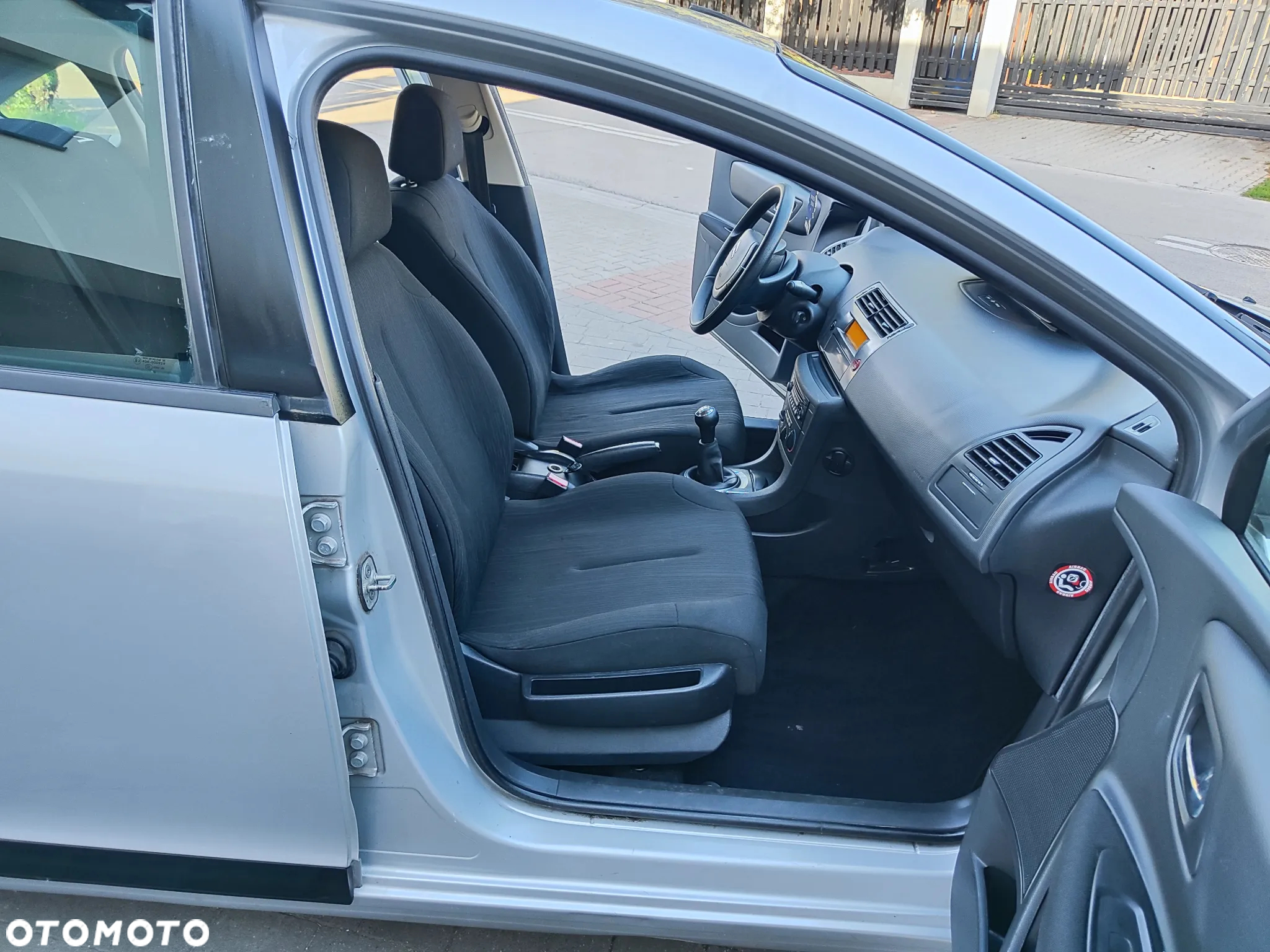 Citroën C4 1.4 16V X - 12