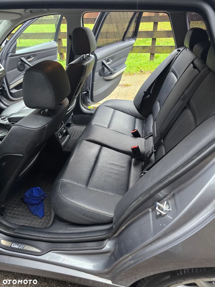 BMW Seria 3 330i xDrive Edition Sport - 25