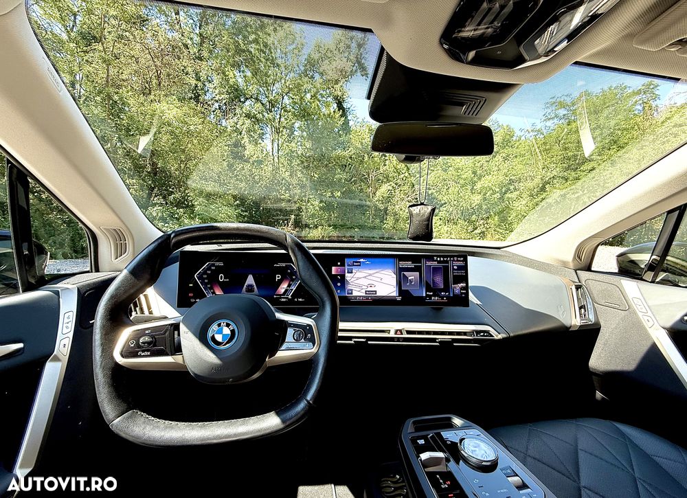 BMW iX - 15