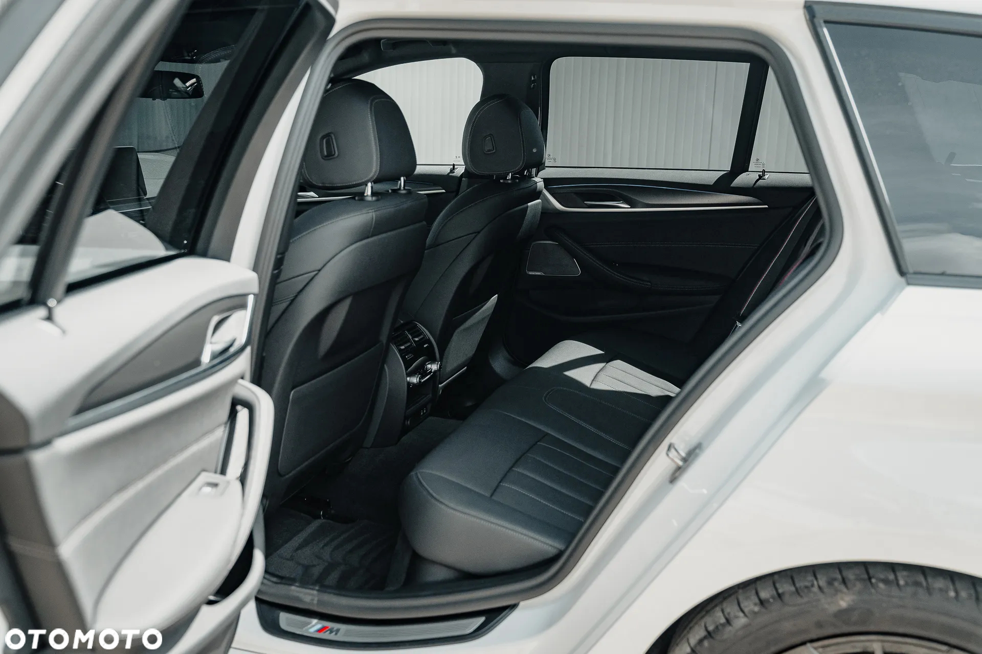 BMW Seria 5 520d xDrive Touring M Sport Edition - 31