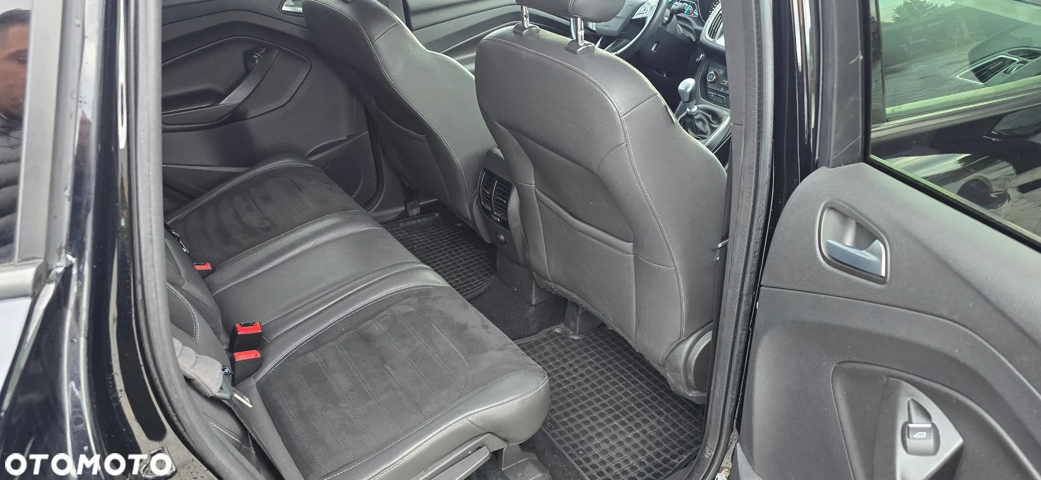 Ford Kuga 2.0 TDCi 2x4 ST-Line - 11