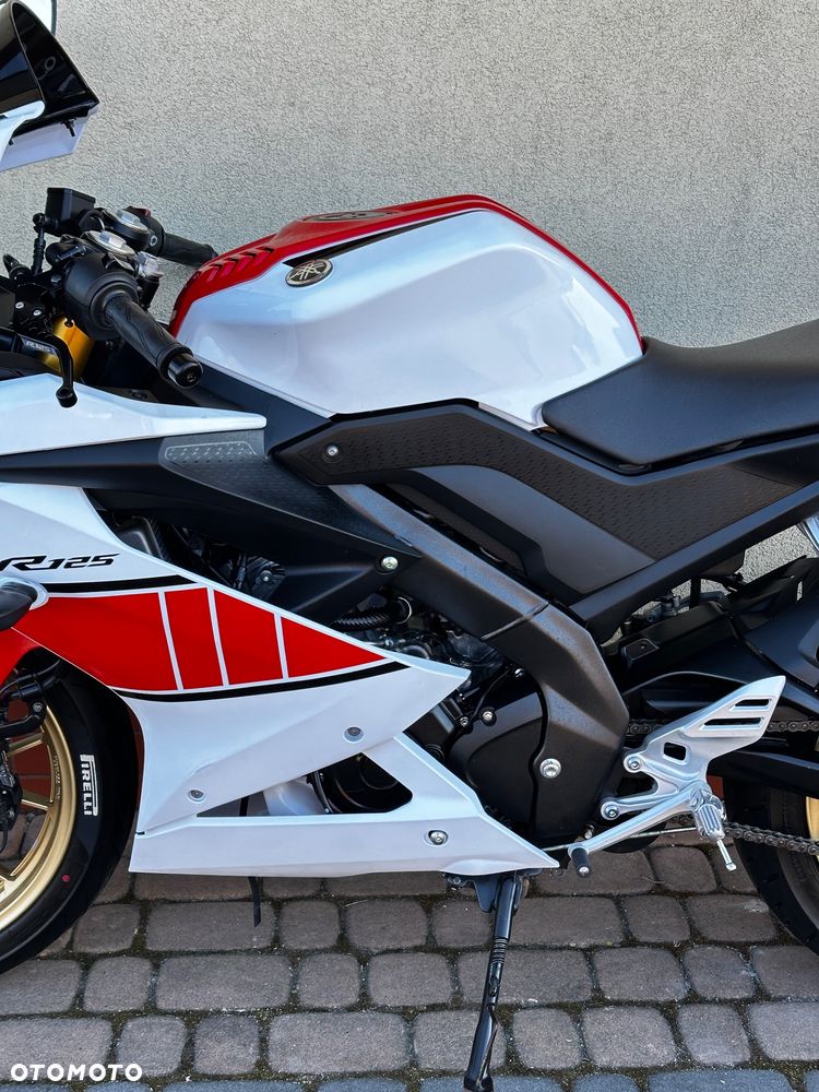 Yamaha YZF - 27