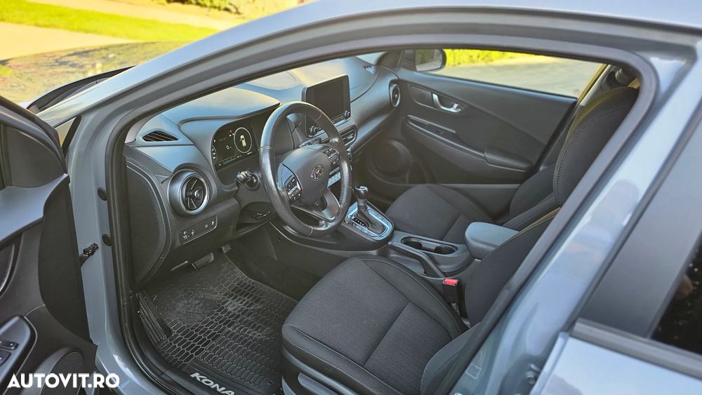 Hyundai KONA - 11