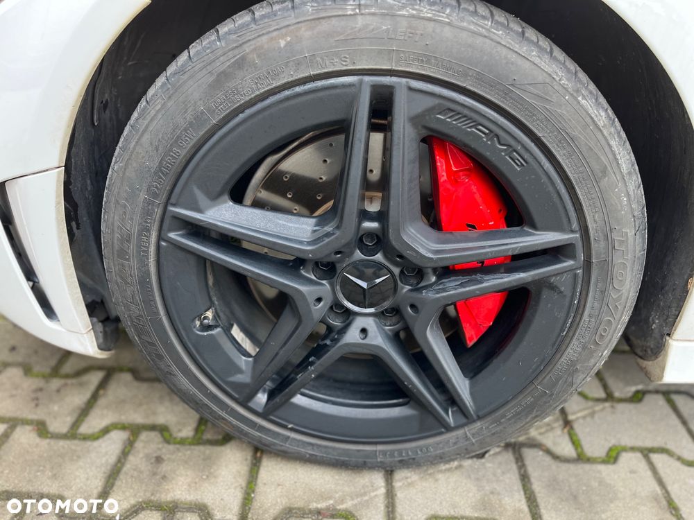 Mercedes-Benz Klasa C 300 4MATIC 9G-TRONIC - 37