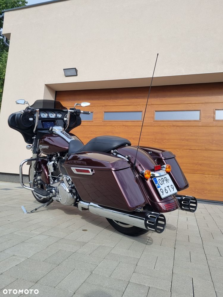 Harley-Davidson Touring Street Glide - 28