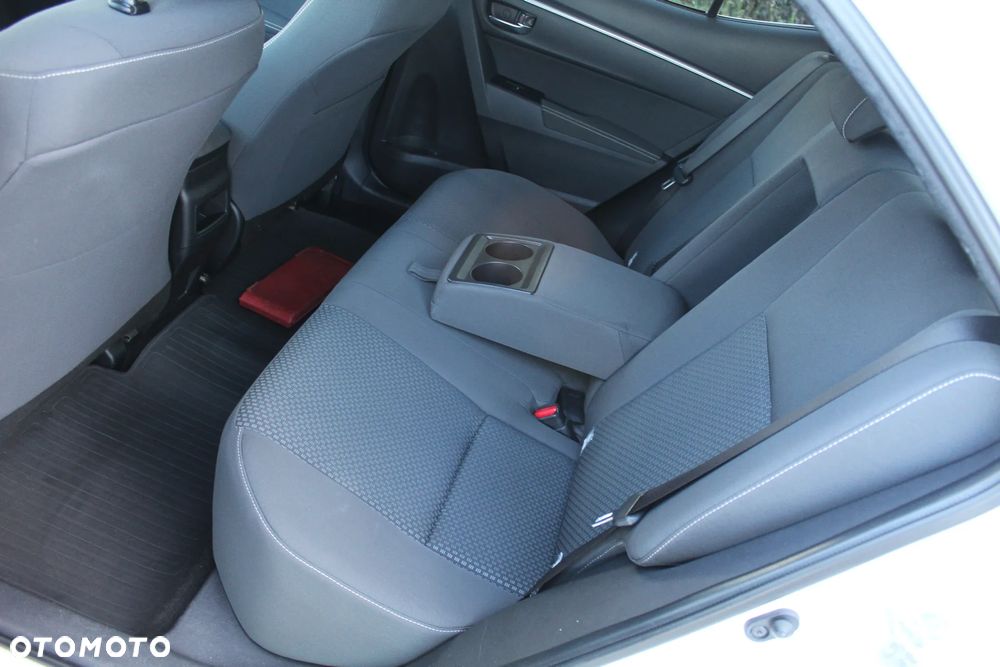 Toyota Corolla 1.6 Premium MS - 17